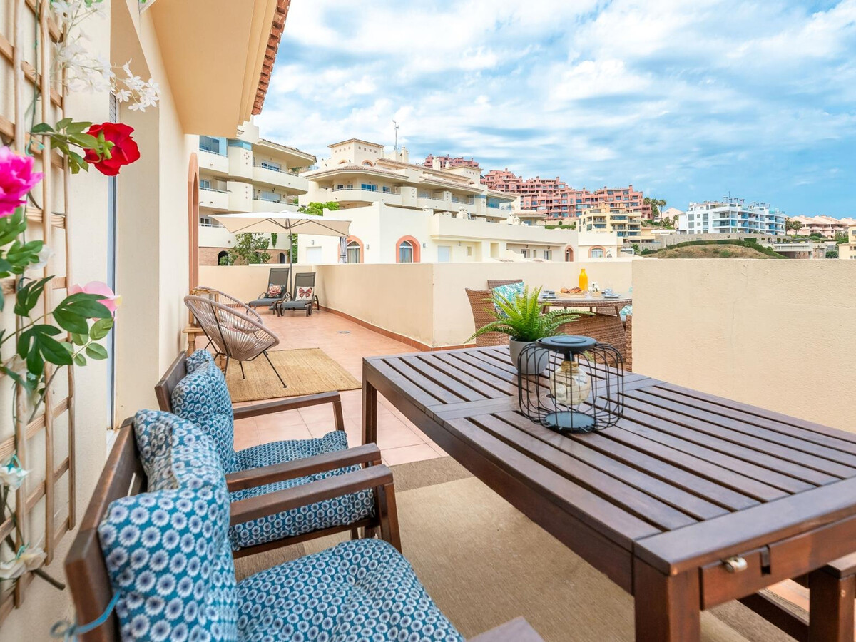 Penthouse moderne vue mer, terrasse et 2 piscines à Mijas - Photo 25