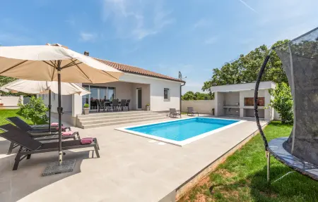 Location maison à Galizana