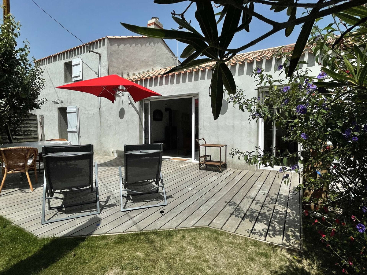 Maison rénovée 900 m de la plage à Barbâtre - Photo 1