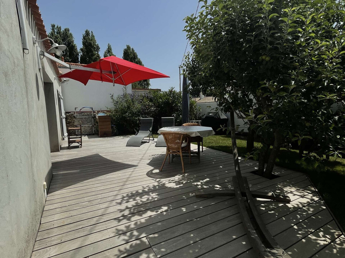 Maison rénovée 900 m de la plage à Barbâtre - Photo 3