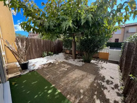 Location appartement à Valras Plage, Charmant T2 avec Jardinet, Parking Privé, à 150m de la Plage – Sud, 4 Pers.