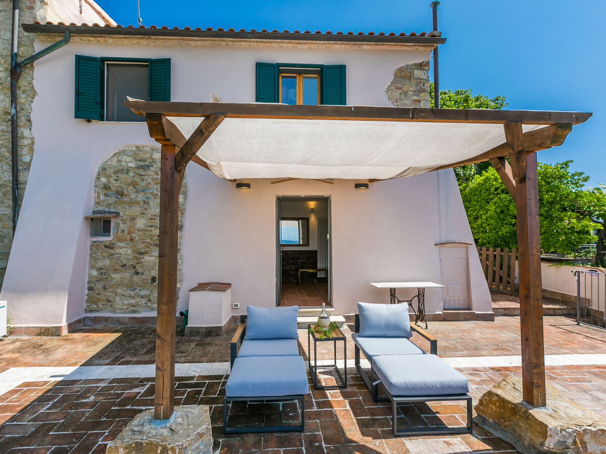 Templari, maison rénovée 3 niveaux avec terrasse à Santa Luce - Photo 4