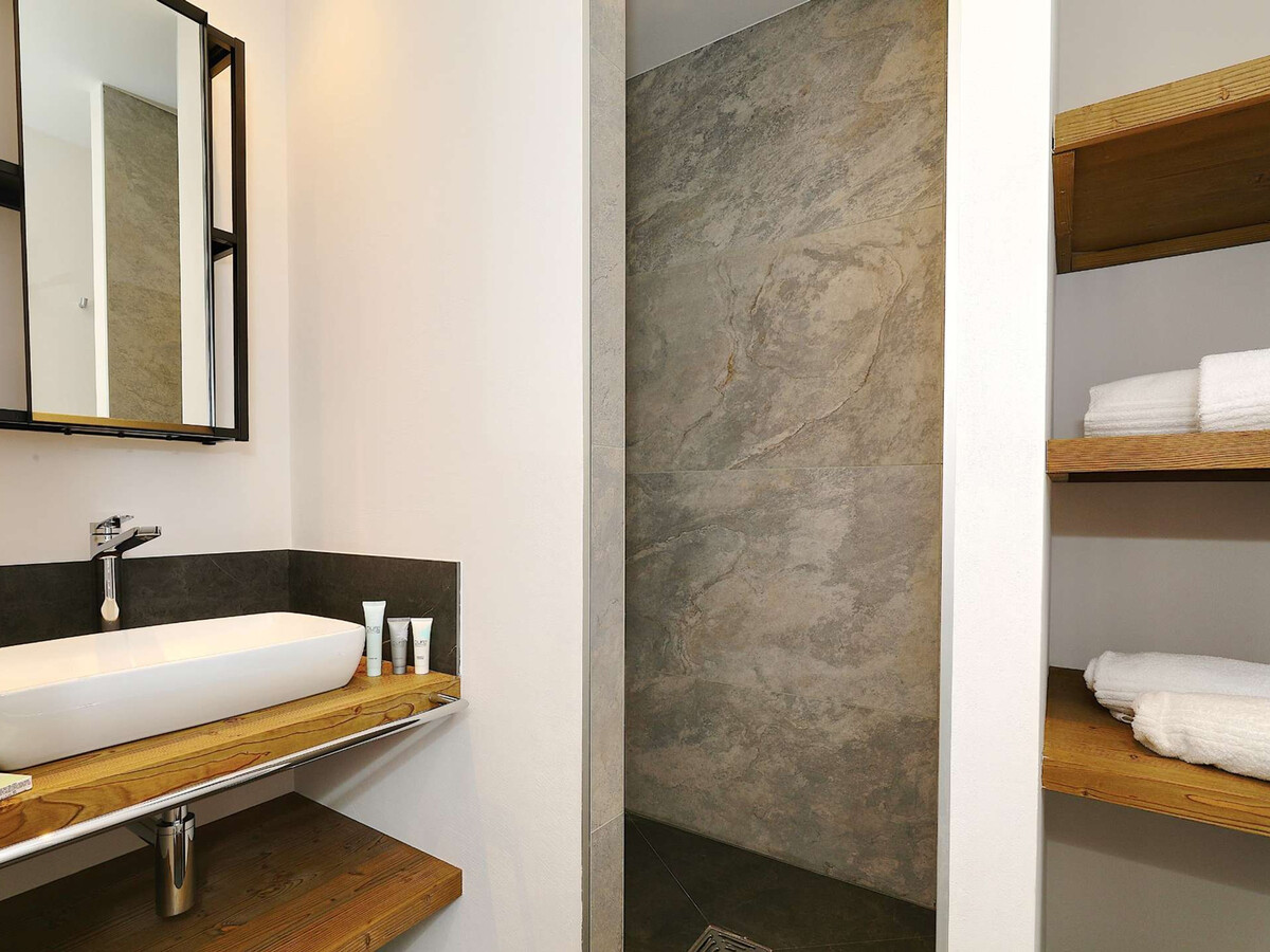 Appartement rénové 42m² à Courchevel 1550, skis aux pieds - Photo 6