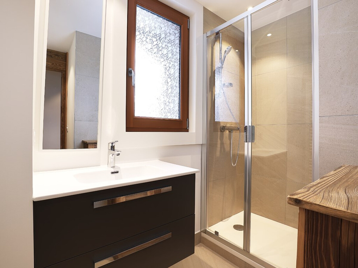 Appartement rénové 88m² centre Courchevel 1850 - Photo 4
