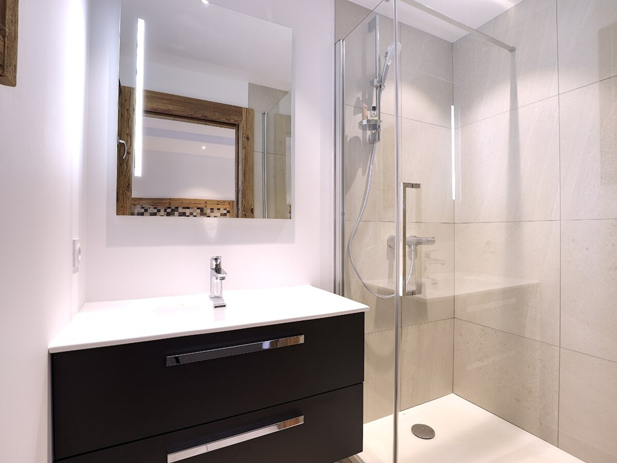 Appartement rénové 88m² centre Courchevel 1850 - Photo 9