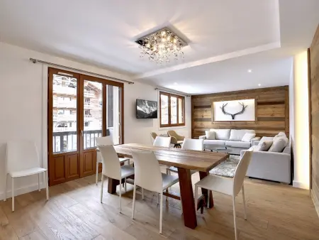 Location appartement à Courchevel, Appartement rénové 88m2 au centre de Courchevel 1850 - 8 pers, parking, balcon, WIFI