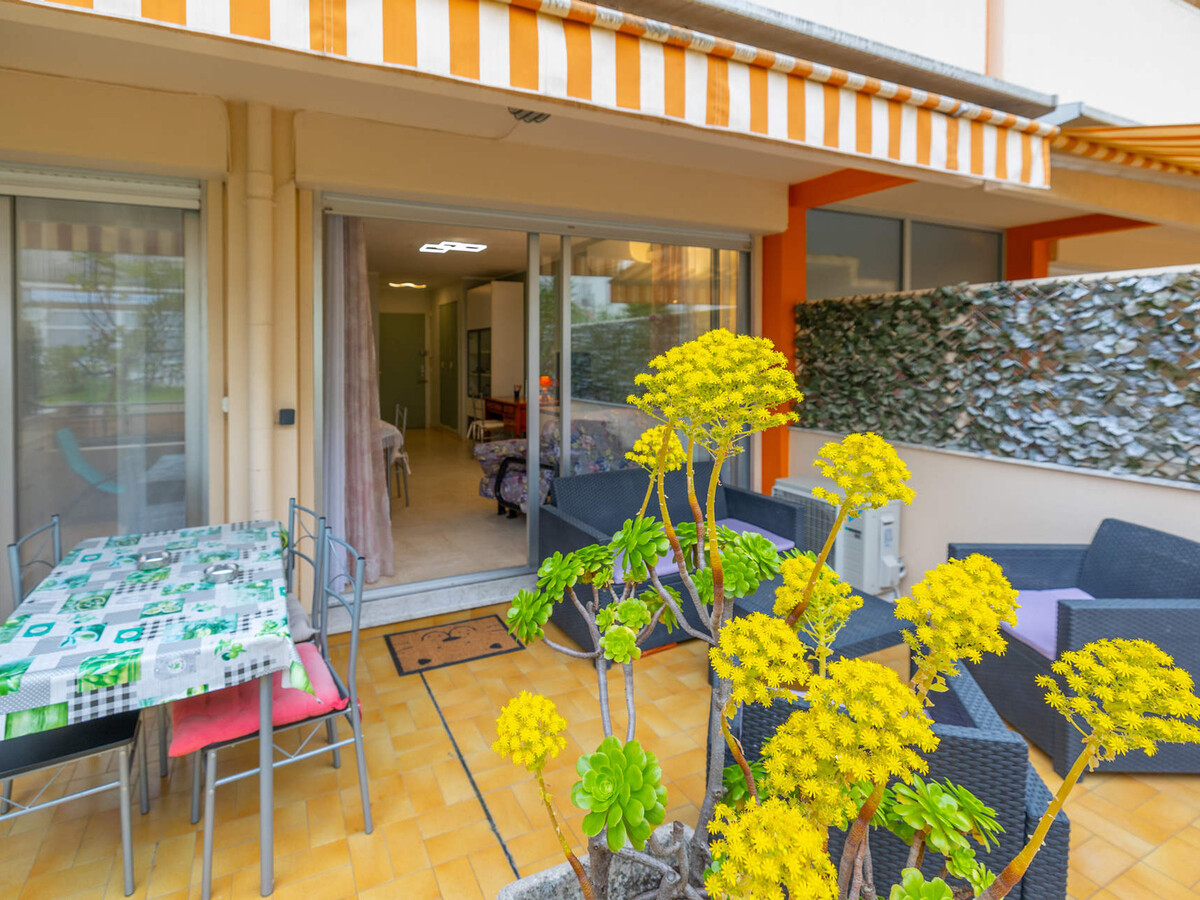 Studio climatisé avec terrasse au cœur de Menton - Photo 2