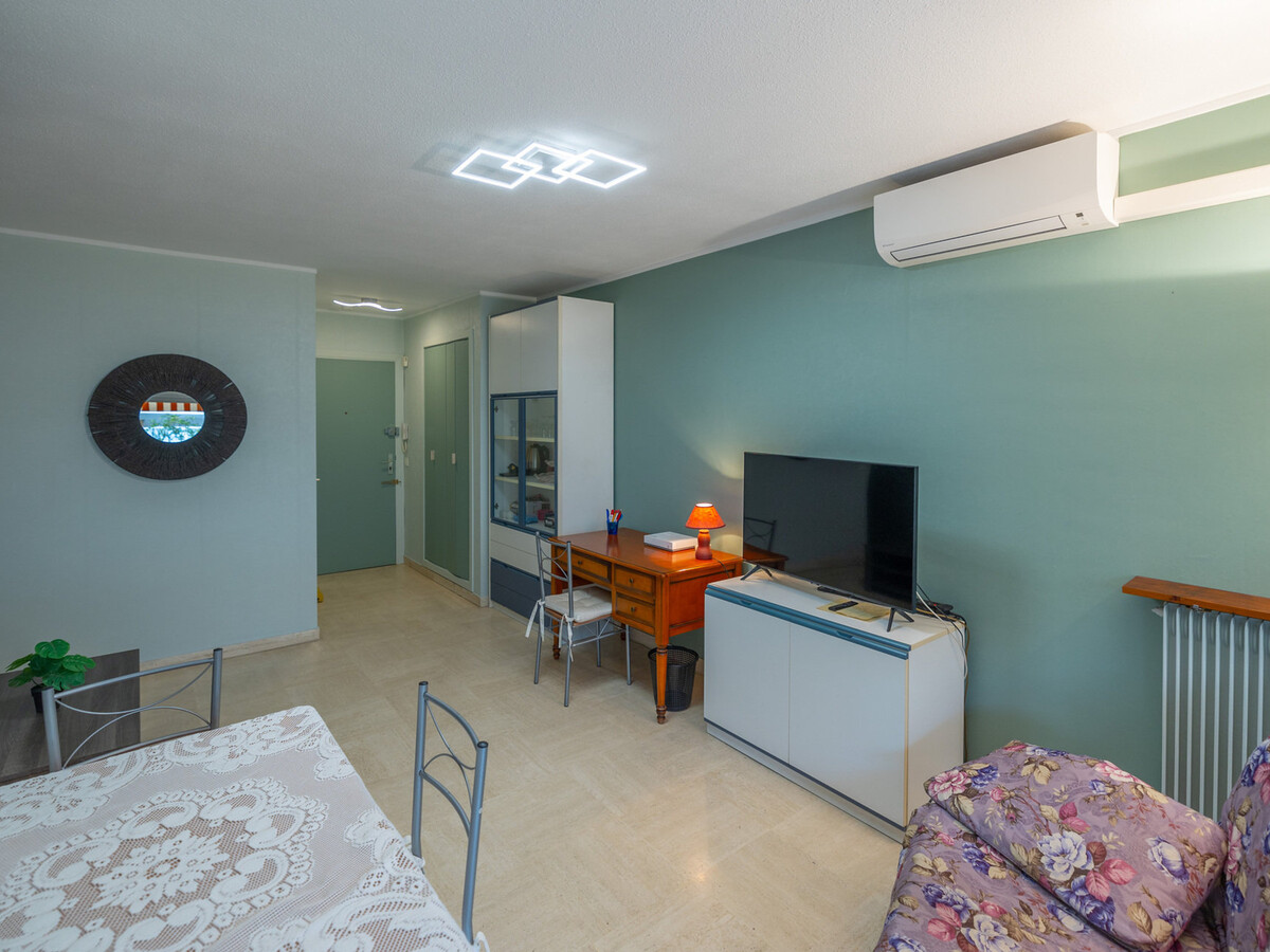 Studio climatisé avec terrasse au cœur de Menton - Photo 4