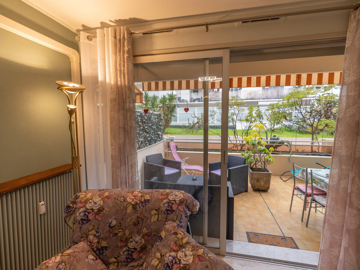 Studio climatisé avec terrasse au cœur de Menton - Photo 9