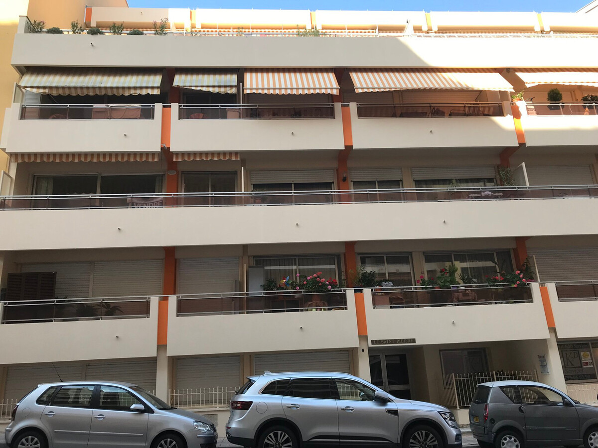 Studio climatisé avec terrasse au cœur de Menton - Photo 13