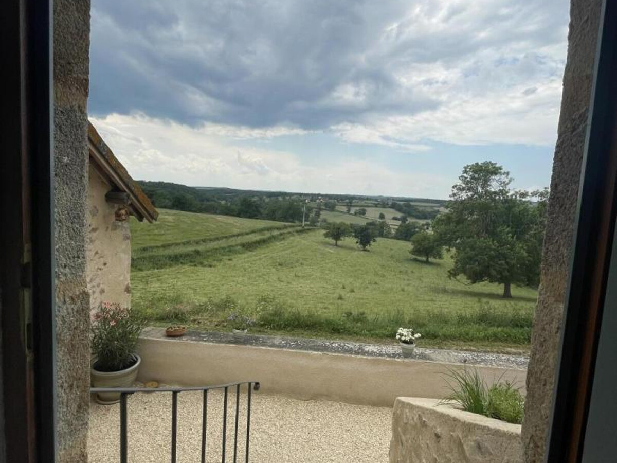Gîte de caractère avec vue sur château à Vernusse - Photo 24