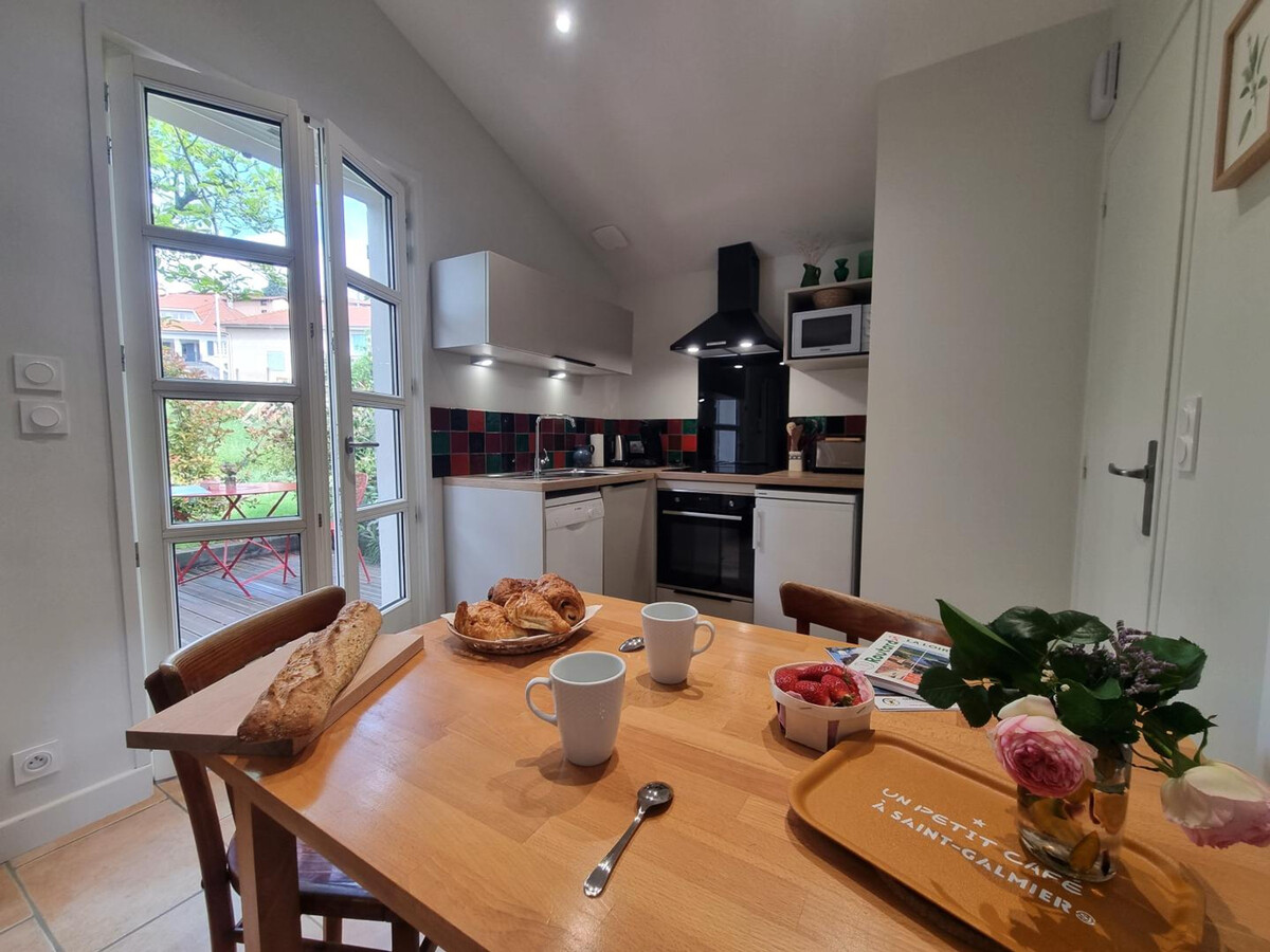 La Petite Bulle : Gîte 2 pers. avec terrasse à Saint-Galmier - Photo 3
