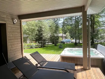 Lodge 8 pers. au Chambon-sur-Lignon : spa privé et piscine : photo 14