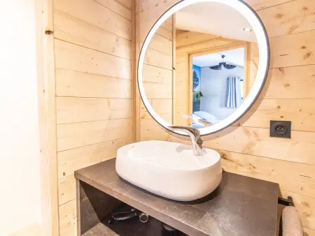 Lodge 12 pers. avec bain à remous et spa au Chambon-sur-Lignon : photo 17
