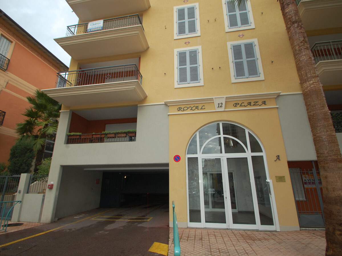Appartement 2P moderne à Menton, climatisé, terrasse et parking - Photo 12