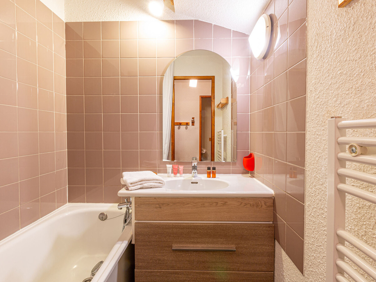 Appartement 5 pers skis aux pieds, balcon sud-est - Photo 9