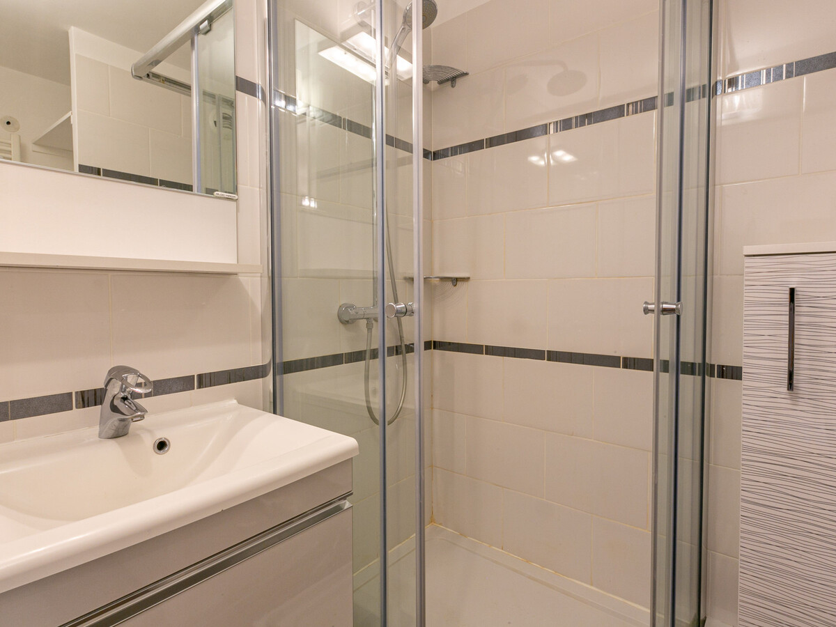 Studio rénové 18m² balcon Est, parking à Val-d'Isère - Photo 8