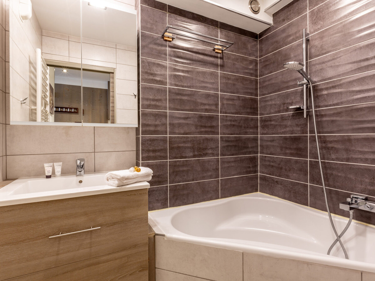 Studio cabine rénové 32m² au pied des pistes à Val-d'Isère - Photo 9