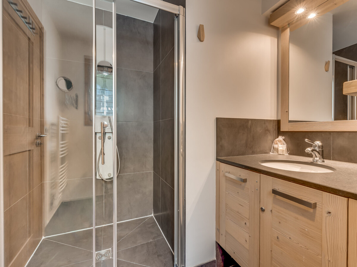 Appartement 3 chambres, balcon sud, 95 m² au cœur de Val-d'Isère - Photo 12