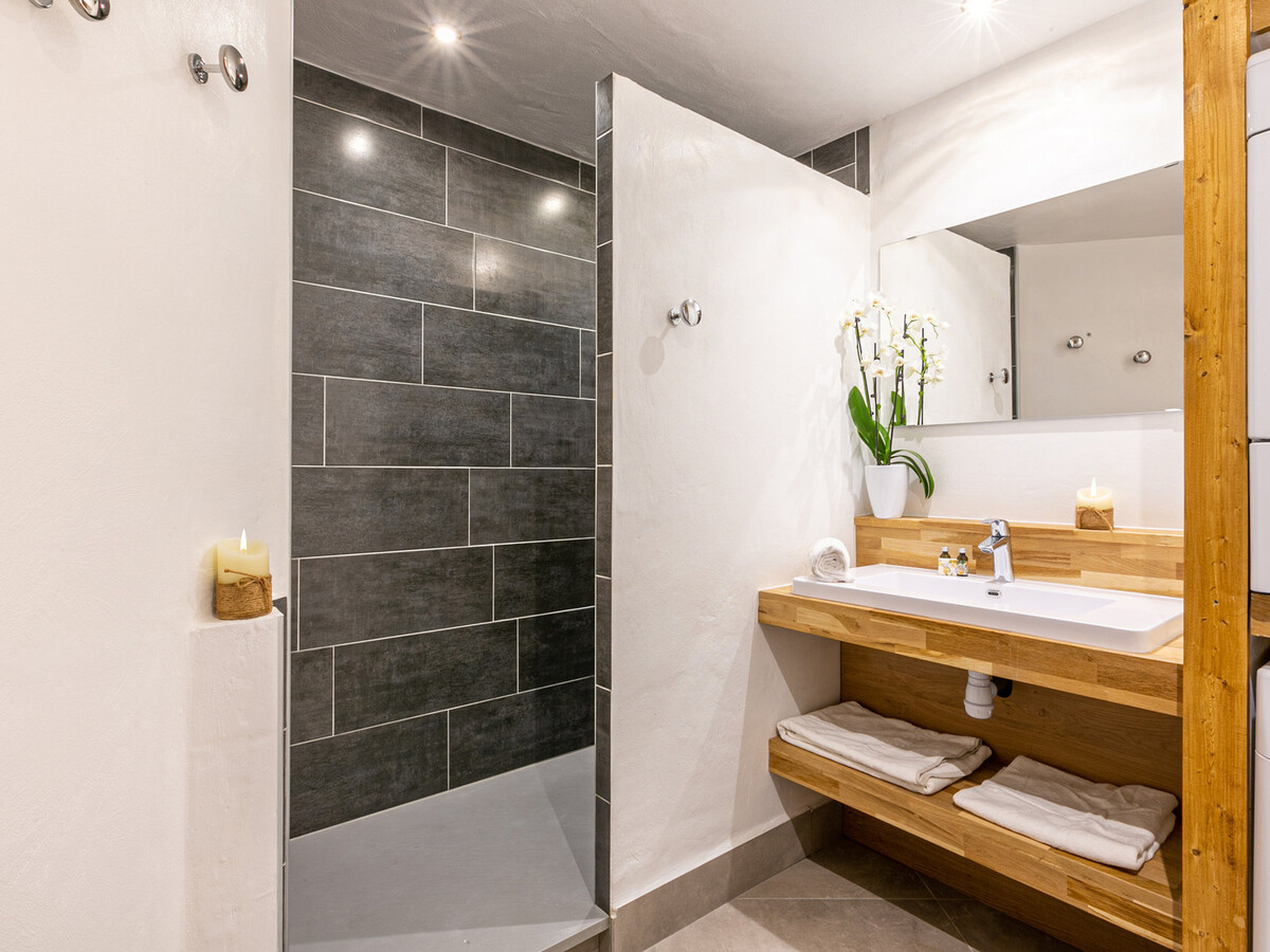 Appartement montagnard 68m² avec accès direct aux pistes - Photo 11