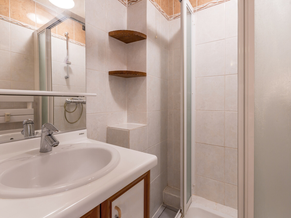 Eden Roc 3*** – Studio 49 m² aux pistes, cheminée - Photo 8