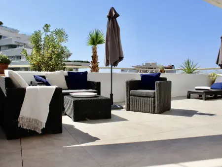 Appartement 57 m² vue Cap d'Antibes, terrasse 60 m² : photo 9