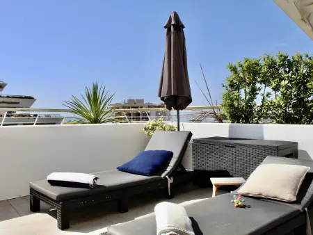 Appartement 57 m² vue Cap d'Antibes, terrasse 60 m² : photo 11