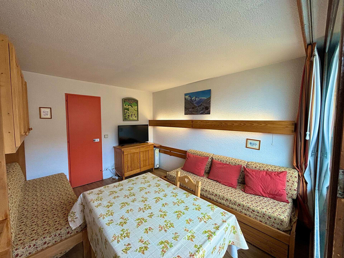 Studio 2 personnes aux Menuires, 8e étage avec balcon - Photo 1