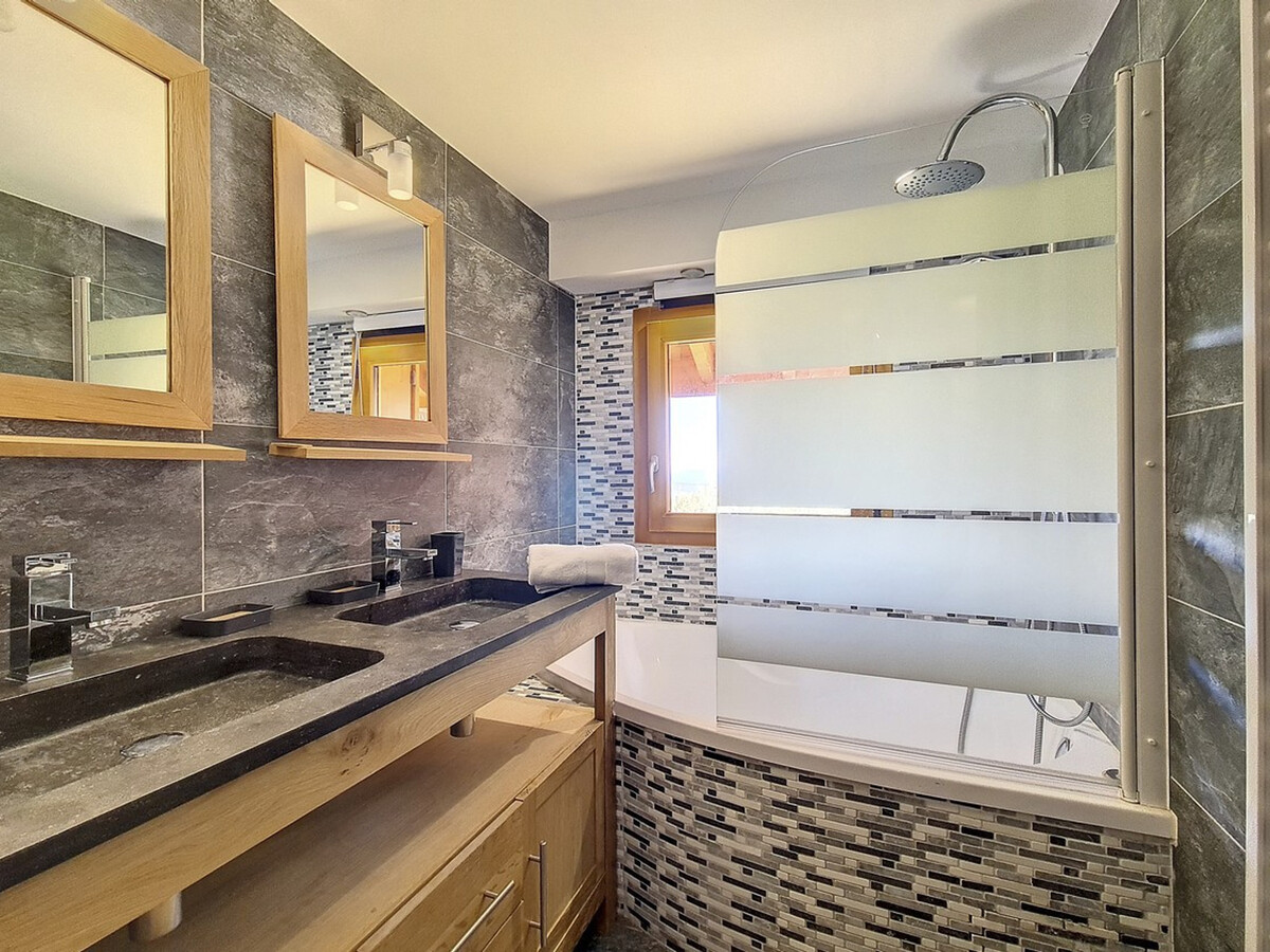 Duplex Daphné15 · 62 m² rénové · Parking · Balcon vallée - Photo 7