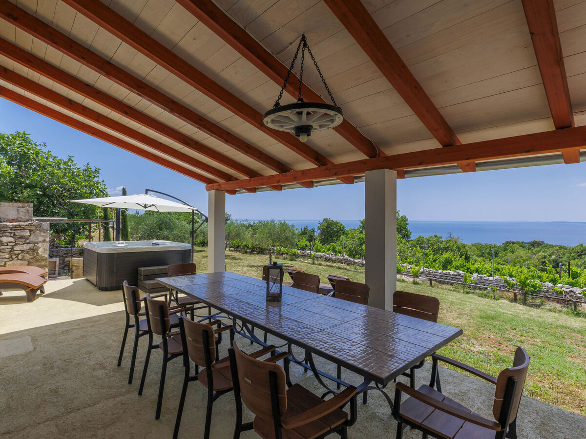Di Nelo – Maison Labin, vue mer et jacuzzi - Photo 4