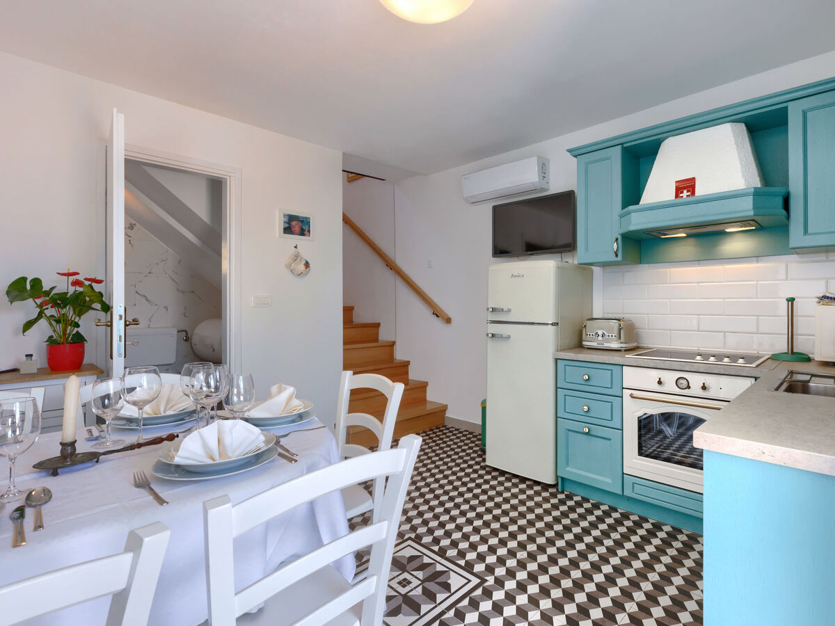 Di Nelo – Maison Labin, vue mer et jacuzzi - Photo 8