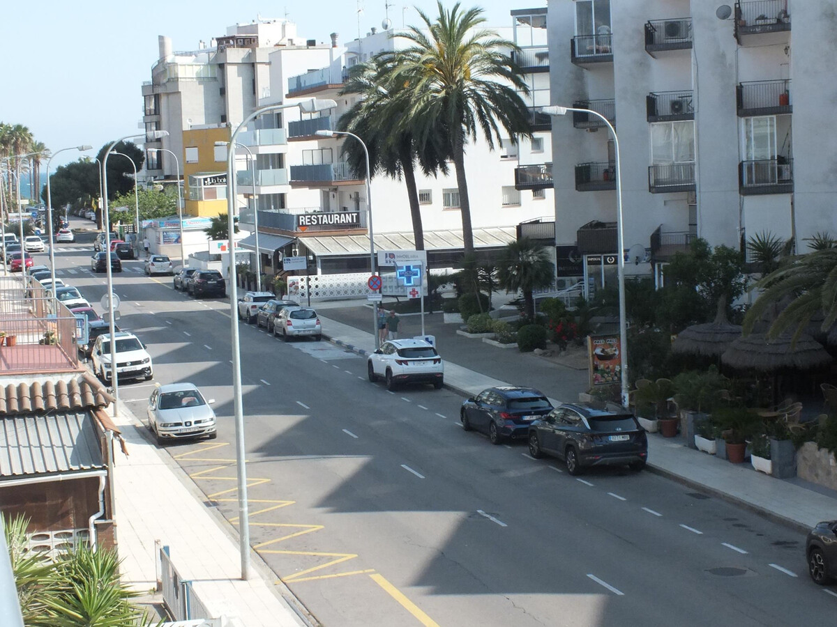 Appartement 4 pers. proche plage, parking et grande terrasse à Roses - Photo 2