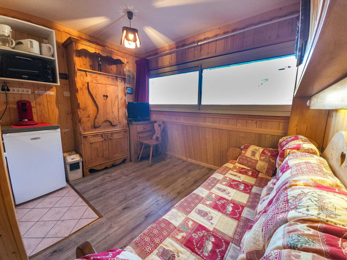 Studio 2 personnes aux Menuires, 8e étage avec casier à skis - Photo 2