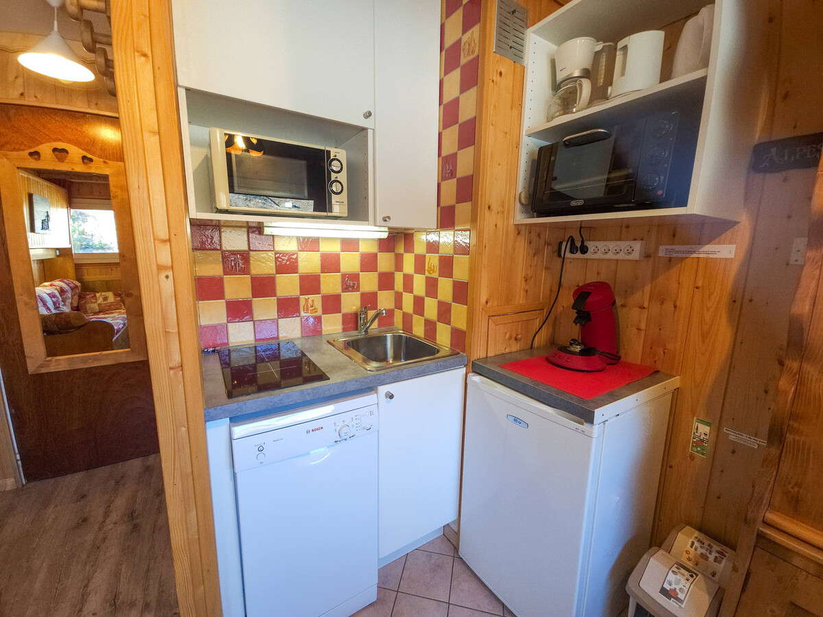 Studio 2 personnes aux Menuires, 8e étage avec casier à skis - Photo 3