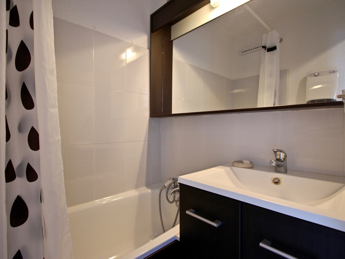 Studio cabine 21m² au 10ème étage avec parking - Photo 10