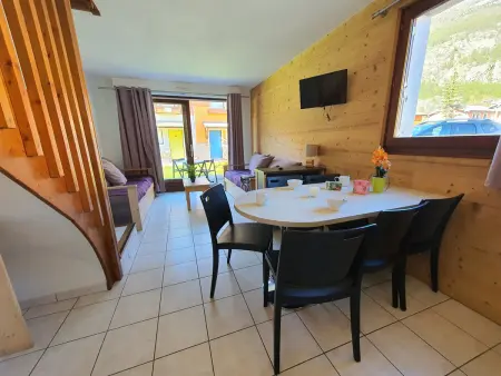 Location appartement à La Salle les Alpes, Chalet mitoyen lumineux proche des pistes, Wifi et animaux acceptés