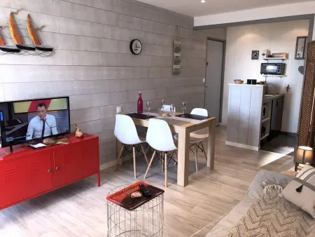 Location appartement à Saint Hilaire de Riez, Charmant T2 rénové, 4 couchages, parking privé, 200m plage, balcon, meublé tourisme 2 étoiles