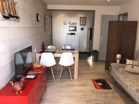 T2 rénové 4 couchages, balcon, parking à 200m plage : photo 2
