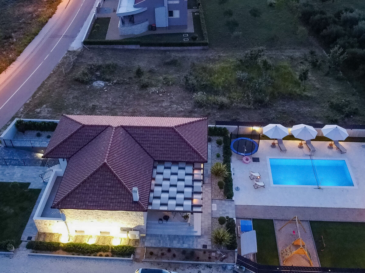 Maison KLM à Zadar : piscine privée et 1000 m² de terrain - Photo 4