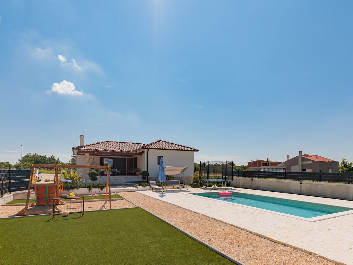 Maison KLM à Zadar : piscine privée et 1000 m² de terrain - Photo 7