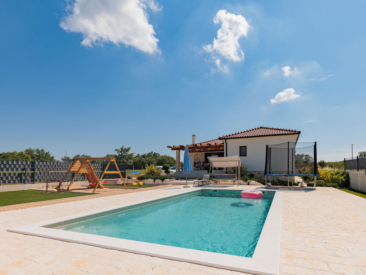 Maison KLM à Zadar : piscine privée et 1000 m² de terrain - Photo 8