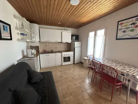 Maison cosy 2 pièces, plage et centre à 300m, terrasse, TV, animaux permis - La Guérinière - Photo 2