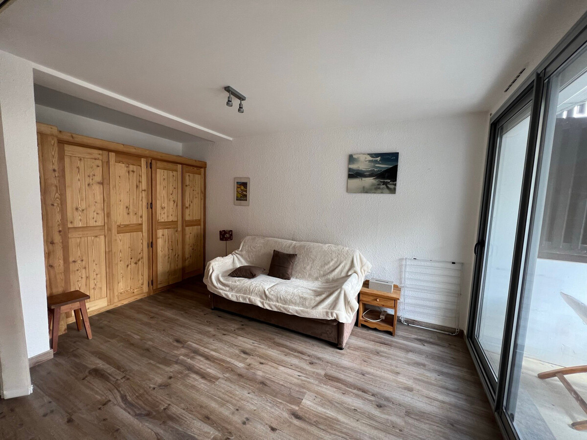 Studio 38 m² rénové, balcon vue pistes à La Salle-les-Alpes - Photo 2