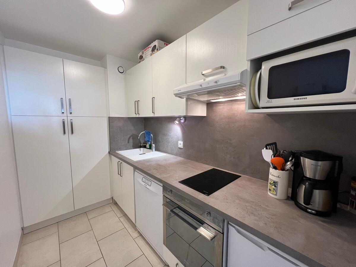 Studio 38 m² rénové, balcon vue pistes à La Salle-les-Alpes - Photo 4