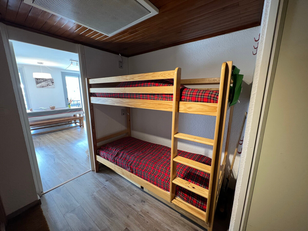 Studio 38 m² rénové, balcon vue pistes à La Salle-les-Alpes - Photo 6