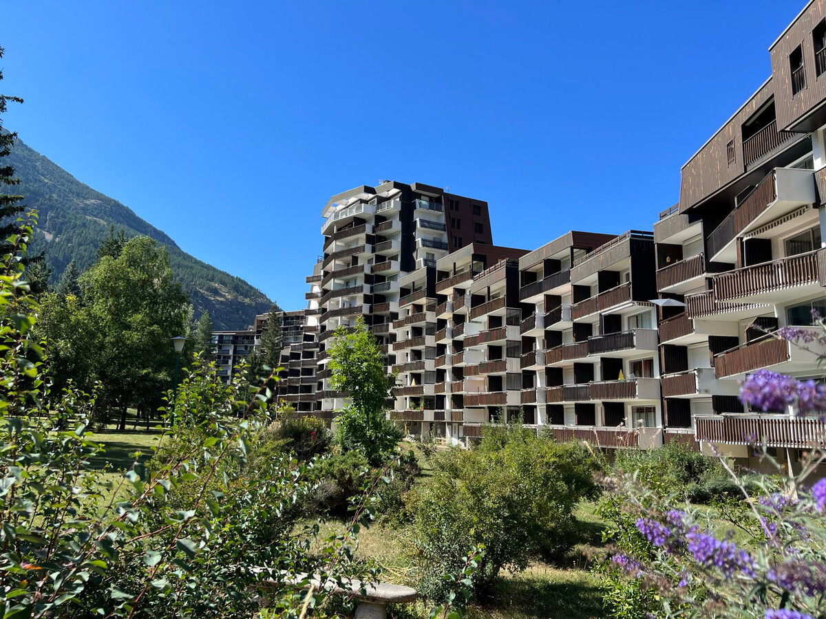 Studio 38 m² rénové, balcon vue pistes à La Salle-les-Alpes - Photo 14