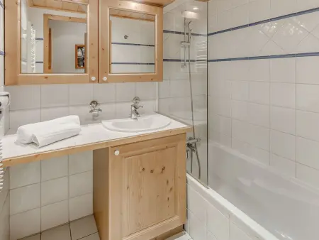 Appartement 6 pers Champagny, piscine et spa inclus : photo 8