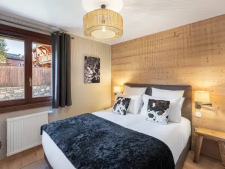 Chalet mitoyen exceptionnel à Courchevel 1650, 4 chambres en suite, animaux admis : photo 12