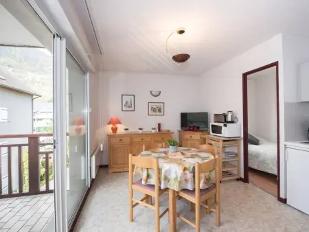 Location appartement à Saint Lary Soulan, Appartement ensoleillé 4 pers, proche thermes et télécabine, avec balcon et parking, Saint-Lary-Soulan