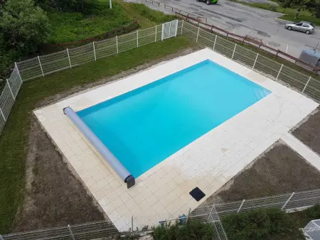 Location appartement à Chamrousse, Studio cabine 4/6 pers, pied des pistes, terrasse sud